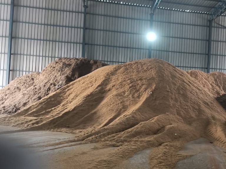 We utilize high-quality raw materials such as agricultural waste, sawdust, wood chips, and biomass residues. These materials are processed under strict quality controls to ensure uniformity, optimal moisture content, and superior calorific value in the final product.
